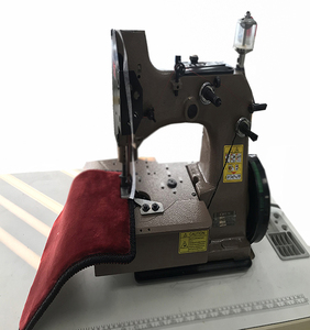 Machine à coudre surjeteuse industrielle électrique à entraînement direct double ligne, pied entraîneur, haute vitesse, pour la <span class=keywords><strong>couture</strong></span> des bords de tapis - Product Image 1