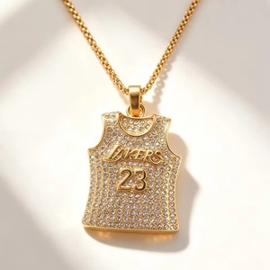 Pendentif Maillot de Football en Acier Inoxydable Plaqué Or 18K, Breloque Tendance Unisexe pour Fans, Collier Sportif - Product Image 1