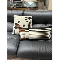 Coussin décoratif en laine hollandaise moderne avec broderie, motif abstrait géométrique pour la décoration du salon et de la chambre