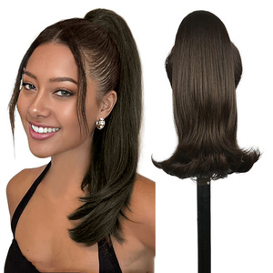 Coda di Cavallo Sintetica Julianna con Coulisse, Estensioni per Capelli Corti Berta 14 Pollici Nere, Onde Spirali Riccioline Effetto Bambola, Ingrosso - Product Image 1
