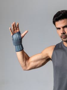 สายรัดข้อมือยืดหยุ่นปรับได้สำหรับออกกำลังกาย ระบายอากาศได้ดี พร้อมโลโก้สั่งทำ - Product Image 5