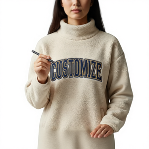 Pull à col montant long et ample pour femme avec logo sur le devant, tissu doux et respirant pour un confort décontracté, vêtement d'hiver - Product Image 1