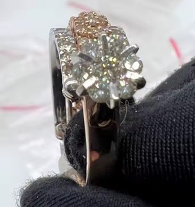 Bague de fiançailles élégante en or massif 14K 18K avec diamant naturel, bijoux de mariée au design intemporel luxueux - Product Image 6