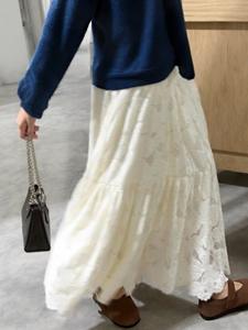 Jupe mi-longue en dentelle épaisse à taille haute élastique pour femme, style automne-hiver, avec doublure en polaire, amincissante, à volants - Product Image 3