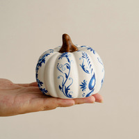 Décoration d'entrée de bureau d'Halloween en porcelaine bleue et blanche tricolore de style nordique créatif en forme de citrouille