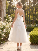 Gaun Pengantin untuk Pengantin Wanita Model Ball Gown dengan Aplikasi Renda, Gaun Pengantin Custom, Gaun Pengantin Satin Warna Ivory untuk Upacara di Gereja