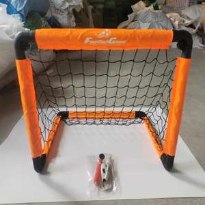 <span class=keywords><strong>But</strong></span> de football pour enfants avec clous de sol, <span class=keywords><strong>jouet</strong></span> compact pour enfants pour les sports de plein air, buts et filets de football orange - Product Image 1