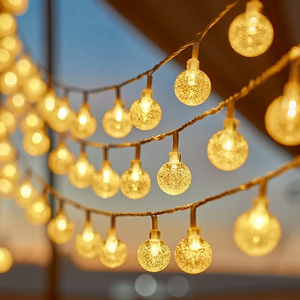 Guirlande lumineuse LED à bulles en plastique IP44 <span class=keywords><strong>de</strong></span> 2 m pour intérieur/extérieur, alimentée par batterie <span class=keywords><strong>solaire</strong></span>, 10 LED blanc chaud, Noël, directement <span class=keywords><strong>de</strong></span> l'usine - Product Image 1