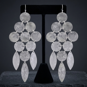 Nouvelle Arrivée Boucles d'Oreilles Pendante Ethniques à Longues Pampilles en Laiton Plaqué Or et Argent, Faites à la Main, Design Classique pour Soirées et Occasions Spéciales par Gemstone - Product Image 3