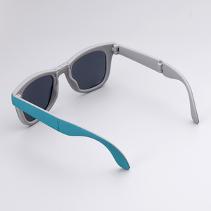 Lunettes de soleil promotionnelles en plastique tendance 2024 avec logo personnalisé OEM Lunettes de soleil UV400 pliantes portables avec montures blanches, jaunes, rouges et bleues - Product Image 3