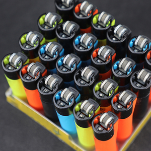 Bán buôn giá rẻ UV in ấn bơm lại cao su sơn gas nhẹ hơn biểu tượng tùy chỉnh bật lửa với hộp hiển thị - Product Image 6