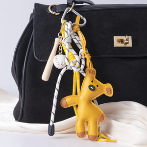 Porte-clés de voiture et pendentif de sac en cuir d'animal durable et écologique, en forme d'ours, personnalisable en gros pour la décoration - Product Image 6
