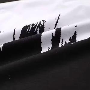 T-shirt personnalisé pour homme en tissu jersey, design vierge, sérigraphié, séchage rapide, respirant, écologique - Product Image 2