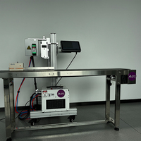 La máquina de marcado láser ANTIAN TTO UV genera e imprime números de serie, números de lote, códigos de barras, códigos QR y datos dinámicos en tiempo real