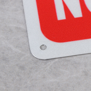 Poster e Insegne in Alluminio Personalizzati, Targhe Pubblicitarie Incise al Laser, Etichette Metalliche Eleganti - Product Image 4