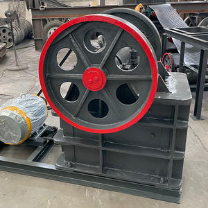 Concasseur à mâchoires diesel PE250x400, machine portable de petite taille avec moteur pour la construction minière et le concassage de pierres - Product Image 3