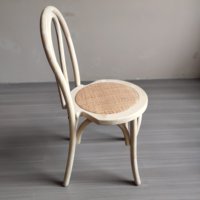 Sonnet empilable chaises d'hôtel en bois chaises de mariage pour événements de fête chaise en bois courbé blanc lavé en rotin