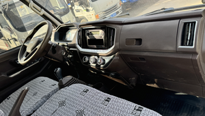 Dubbele Rij Euro 5 Gebruikte Lichte Vrachtwagens Diesel Logistiek Busje Uit Shandong China - Product Image 3