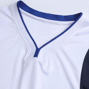 Offre spéciale Ensemble d'uniformes de basket-ball unisexe de haute qualité Matériau durable Meilleur prix pour uniformes de sports d'équipe - Product Image 5