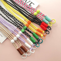 Lanière de téléphone unisexe en polyester la plus vendue avec sangle réglable, clip, crochet et support en peluche, sans impression
