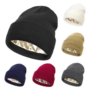 Desain Baru Topi Rajut Musim Dingin Berjajar Sutra Beanies Satin Berjajar Rajutan Topi Beanie dengan Satin Berjajar