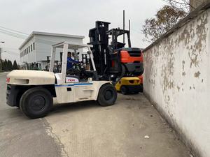 Chariot élévateur d'occasion TCM FD100 10 tonnes d'origine japonaise, hauteur de levage 3m, mât 3 sections, bonnes performances, excellent état, prix bas - Product Image 6