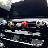Diffuseur de parfum pour voiture en forme de ballon de football fait à la main avec plusieurs motifs de couleurs et désodorisant en plâtre de football réutilisable
