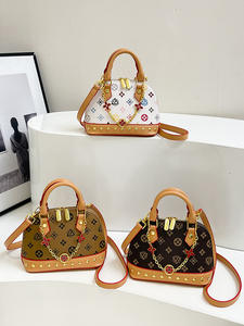 Bolso de Mano y Bandolera de Piel Sintética PU para Mujer, Diseño Versátil con Cadena y Estampado, Estilo Elegante para Fiestas, Moda 2025 - Product Image 4