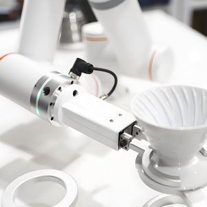 Robot Barista, bras robotisé |   Portée de 922 mm, capacité de charge de 5 kg |   Moteur industriel 6 axes PLC |   Utilisation facile |   Modèle SHENGXIN FR5 - Product Image 1