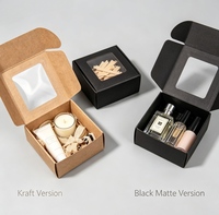 Boîtes cadeaux carrées en papier kraft avec fenêtre en PVC pour les cadeaux de mariage, les bonbons, les friandises de boulangerie, les bijoux, les cadeaux de festival, emballage personnalisé avec logo