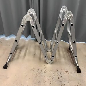 Échelle pliante <span class=keywords><strong>en</strong></span> alliage d'aluminium, échelle à quatre sections avec connexion multi-articulée à <span class=keywords><strong>angle</strong></span> droit, <span class=keywords><strong>escalier</strong></span> d'ingénierie - Product Image 3