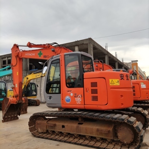 Sử dụng Hitachi zx135us bánh xích máy xúc tình trạng tốt 13 tấn trọng lượng hoạt động với <span class=keywords><strong>0.6</strong></span> <span class=keywords><strong>Cube</strong></span> xô Công suất - Product Image 3