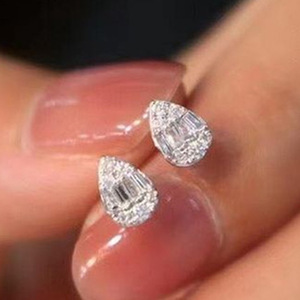 Orecchini a Perno con Zirconi a Forma di Goccia per Donne, Eleganti Gioielli in Tono Platino alla Moda - Product Image 3