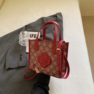 Bolso de Mano Cuadrado con Patrón Geométrico Elegante Modelo 2025 con Cierre de Cremallera Bolso de Mano de Diseño de Lujo Hecho de Poliéster PU - Product Image 6
