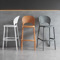 Chaise de bar moderne nordique avec base en métal et cadre en plastique PP - Tabouret de cuisine durable pour restaurant et hôtel