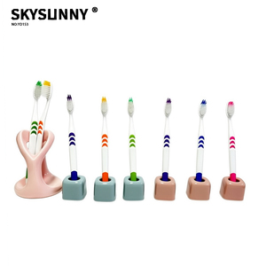 <span class=keywords><strong>Brosse</strong></span> <span class=keywords><strong>à</strong></span> dents souple avec manche ergonomique antidérapant en silicone <span class=keywords><strong>à</strong></span> triple connexion en forme de croissant pour un nettoyage buccal complet quotidien - Product Image 2