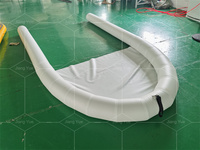 Conception personnalisée 1.4x1m Bateau à moteur Tube en PVC Station de Jetski gonflable Jet Ski C Dock avec sac à eau