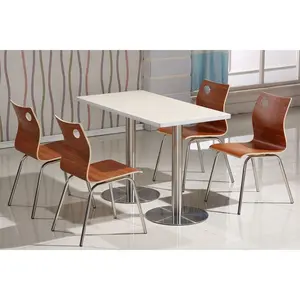 Dining Table Chair Set WoodenとMetal材料KFC Restaurant TablesとChairs Prices