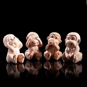 Figuras decorativas hechas a mano de madera de melocotón talladas con cuatro monos sabios para decoración del hogar, regalo - Product Image 1