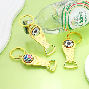 Pequeño regalo al por mayor, personalizable, 2026, abridor de botellas de EE. UU., Canadá y México, llavero colgante de fútbol, giratorio, para aficionados, moderno y a la moda - Product Image 5