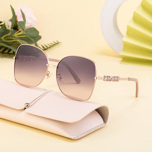 Lunettes de soleil polarisées carrées élégantes pour femmes, protection UV400, verres TAC, monture en métal TR, mode, pour l'extérieur - Product Image 5