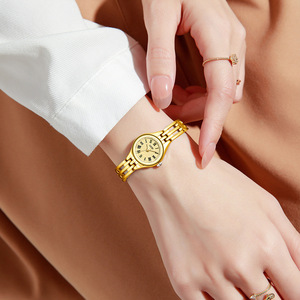 Reloj de Cuarzo para Mujer con Esfera Dorada y Números Romanos, Reloj de Pulsera Clásico con Brazalete de Metal para Damas, Formal y de Uso Diario - Product Image 4