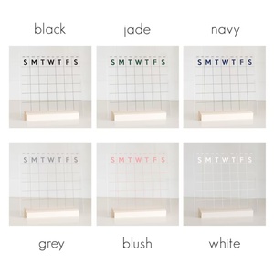 Présentoirs en acrylique transparents modernes personnalisés pour calendriers effaçables à sec et cosmétiques, imprimés en sérigraphie, d'origine américaine, vente en gros - Product Image 4