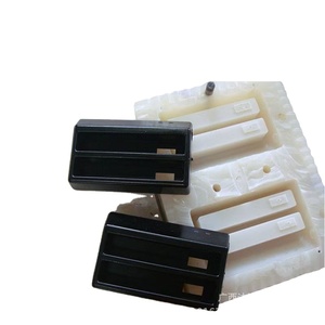 Pièces en plastique à faible coût en petites séries via moule en silicone et service d'impression 3D personnalisé - Product Image 2