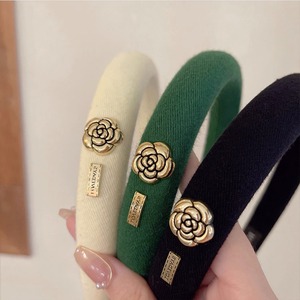 नए आगमन फ्फी विंटेज कैमलेलिया फोम हेडबैंड के साथ नए आगमन फ्लुफी विंटेज हेडबैंड - Product Image 5