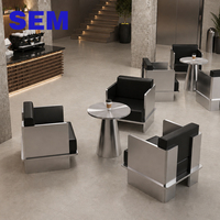 Table et chaise de style industriel SEM pour bar et café, banquette en acier inoxydable, chaise de restaurant commercial pour projets.