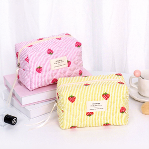 Ensemble coréen en polyester matelassé rose imprimé fraises, grande capacité, écologique, multifonctionnel, pour jouets - Product Image 4