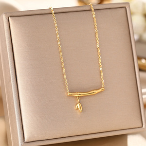 Collier abordable en acier inoxydable plaqué or 18 carats pour femme avec pendentif papillon souriant, coquille, cœur, cadenas, bijou cadeau - Product Image 5