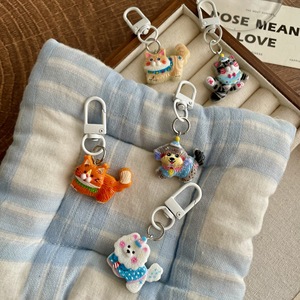 Breloques en résine mignonnes, mini chien de dessin animé, décoration DIY pour porte-clés, cadeau - Product Image 1