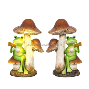 Statue de jardin solaire LED en résine <span class=keywords><strong>avec</strong></span> sculpture réaliste de champignon et de grenouille peinte à la main, thème amour, décoration extérieure - Product Image 4